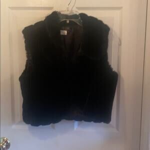 City Girl women’s Size M black fur cropped vest
